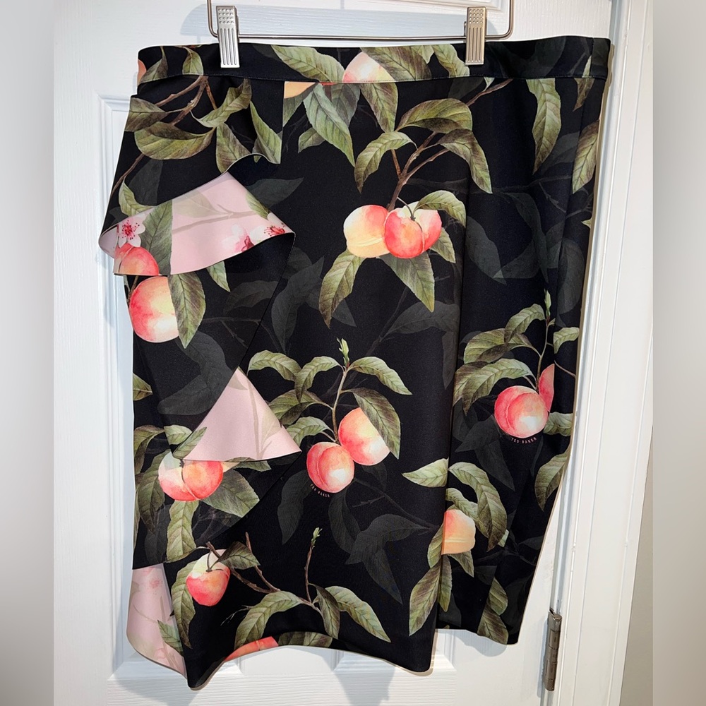 Ted Baker London
Blayyke Peaches Ruffle Pencil Skirt